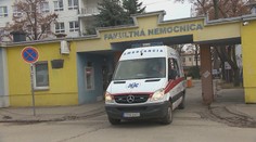 Nemocnice postupne prestávajú operovať. Pozitívni sú pacienti aj lekári