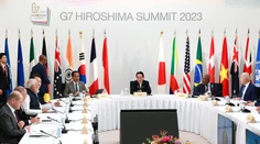 G7 chce stabilné vzťahy s Čínou, ale varovala ju pred vojenskými aktivitami. Na summite je aj Zelenskyj