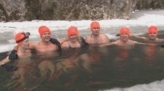 Títo ľudia sa kúpu v údajne najchladnejšej vode na Slovensku