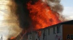 Obrovský požiar v Plzni. Evakuovali až 130 ľudí