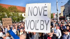 Protest v Bratislave: List od matky zavraždenej Martiny prečítala herečka Anna Šišková