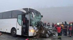 Najmenej desať mŕtvych a takmer 60 zranených. V Turecku došlo k hromadnej dopravnej nehode