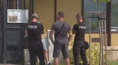 Hodiny výsluchov pred súdom. Mama, otec aj syn majú byť podľa polície zapojení do zločinov organizovanej skupiny