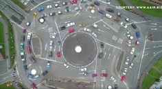 Kruhový objazd, z ktorého sa vám zatočí hlava. Ako by ste ním prešli vy?