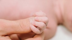 Šanca, že sa to stane, je jedna k 80-tisíc. Lekári v českej nemocnici boli svedkami raritného pôrodu