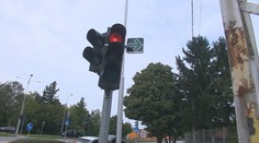 Cez križovatku prejdete, aj keď svieti červená. Nová dopravná značka v Nitre mätie vodičov