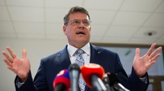 Šefčovič odovzdal podpisy, chce byť prezidentom celospoločenského zmieru