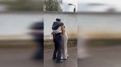 Video, ktoré vháňa slzy do očí. Muža prepustili z ruského väzenia, okamžite sa vyobjímal so svojou dcérou