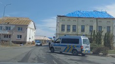 Ľudia z obcí, ktoré na Morave zničilo tornádo, ešte stále  opravujú domy. Môžu za to dve veci