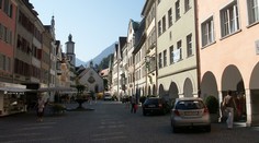 V rakúskom Feldkirchu evakuovali kvôli bombovej hrozbe námestie