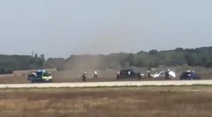 Policajná naháňačka na letisku: Auto prerazilo dvere terminálu a pokračovalo na dráhu