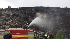 V Martine už druhý deň horí skládka odpadu. Na mieste sú stále hasiči