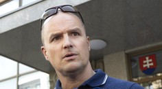 Kedysi radil Kočnerovi, dnes Ficovi. David Lindtner, ktorý čelí obžalobe z korupcie, pracuje na úrade vlády