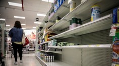 Panika z koronavírusu. Vo východnej Ázii a v Austrálii už hlásia nedostatok toaletného papiera