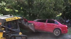 Otec nachytal dcéru s priateľom v aute. Čo prišlo po tom, vás zaskočí