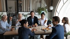 Toto sú najhoršie vety, ktoré zaznievajú za stolom. Poznámkam o jedle sa vždy vyhýbajte