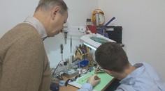 Tradičné remeslo vymiera. Našli sme hodinárov, kde sa odovzdáva z generácie na generáciu