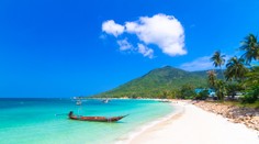 Z thajských ostrovov hromadne utekajú turisti. Blíži sa tam tropická búrka Pabuk