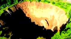 VIDEO: Obrovská diera v Rusku sa neuveriteľne zväčšila