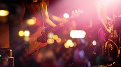 Príbeh ako z filmu. Kolegovi z kapely mesiace podsúval ženský hormón, aby mu mohol prebrať partnerku