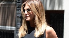 Zahalená Jennifer, ale aj tak jej všetci pozerali na prsia. Pozrite sa, prečo