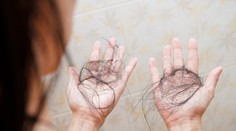 Zdravie po pôrode: Prečo ženám padajú vlasy a ako si s tým poradiť?