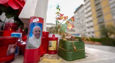 Pápežovi Františkovi museli zmeniť liečbu. Lekári narazili na komplikácie