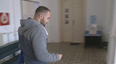 Dozorcu chytili, keď pašoval do väznice kokaín. Dostal za to nezvyčajný trest