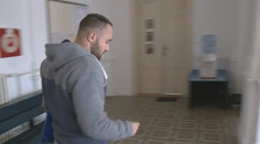 Dozorcu chytili, keď pašoval do väznice kokaín. Dostal za to nezvyčajný trest