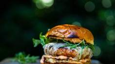Domáce burgre ako z vychýrených reštaurácií. Šefkuchár prezradil cenné rady