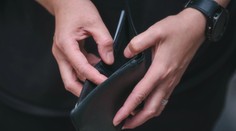 Šoférovi električky v Bratislave odovzdal cestujúci stratenú peňaženku. Jej obsah ho poriadne prekvapil