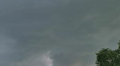 V obci Kokšov - Bakša zachytili zaujímavý jav. Nebolo to tornádo, ako si ľudia mysleli