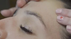 Manikúra a pedikúra áno, kozmetika nie. Nie všetky služby sú od piatku otvorené