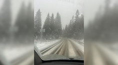 Slovensko zasiahlo premenlivé počasie. Zatiaľ čo niekde pršalo, inde cesty pokrýval sneh