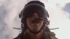 Princ Harry v legendárnom Spitfire! Pozrite, ako si užíval let