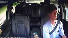 VIDEO: Spiaci taxikár sa rútil po ceste. A nebol to iba mikrospánok