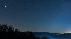 OBRAZOM: Slovenský fotograf zachytil vzácnu zelenú kométu. Takéto zábery sa mu podarili na Považí