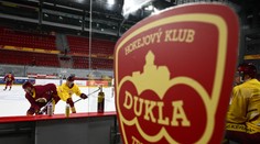 VIDEO: V Trenčíne chcú čelo extraligy. Hráči si vynovený štadión nevedia vynachváliť