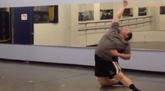 Úžasný a inšpiratívny. Muž s poriadnou nadváhou tancuje ako pán