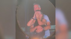 Škandál z koncertu má dohru: Neverník zvažuje žalobu na skupinu Coldplay, právnik hodnotí jeho šance na úspech