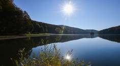 Stred týždňa bude slnečný. Pre celé Slovensko platí jedna výstraha