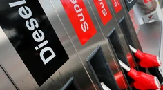 Za tankovanie pred Vianocami motoristi zaplatia viac ako vlani