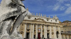 Pomätený muž vletel autom na Námestie sv. Petra. Chcel audienciu u pápeža