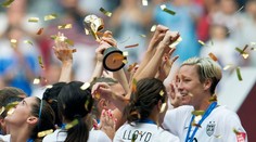 Američanky sú majsterky sveta: Lloydovej hetrik je najlepší na svete