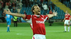 Prisadol loptu a mali ho za boha. Turbo-trpaslík bol najlepší v Európe, do Nemecka ušiel komunistom (príbeh)