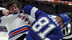 Černák prispel k výhre Tampy Bay nad Rangers asistenciou a pobil sa s Beleskeym