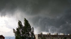 V Česku a Poľsku si už víchrica vyžiadala prvé obete