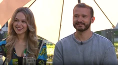 Spojili hudbu a humor, ich videá bavia masy. Matej Zrebný a Nia nám porozprávali o zákulisí ich tvorby