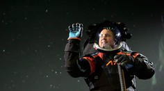 Pripravené na lunárnu misiu. NASA predstavila prototyp skafandrov pre návrat ľudí na Mesiac