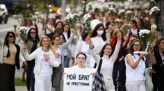 Protesty v Bielorusku pokračujú, vyzvala na ne opozícia